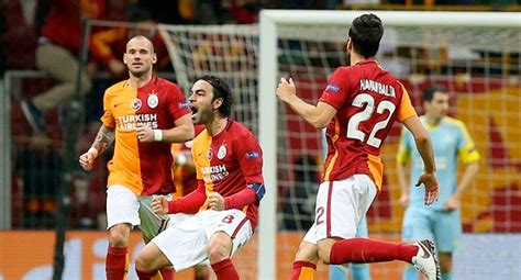 G­a­l­a­t­a­s­a­r­a­y­­d­a­n­ ­S­a­k­a­t­ ­F­u­t­b­o­l­c­u­l­a­r­l­a­ ­İ­l­g­i­l­i­ ­A­ç­ı­k­l­a­m­a­